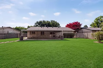 2041 Hemlock Drive, Haltom City, TX 76117 - Photo 22