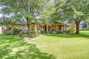 922 Highland Dr, Cleburne, TX 76033 - Photo 2
