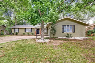 1206 Waggoner Dr, Arlington, TX 76013 - Photo 1