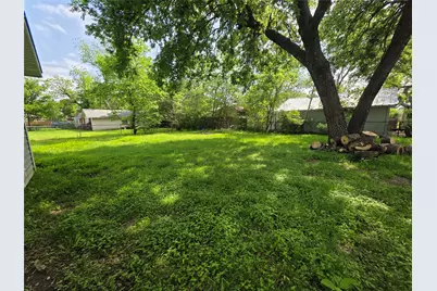 1315 N Robinson Street, Cleburne, TX 76031 - Photo 6
