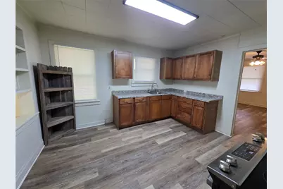 1315 N Robinson Street, Cleburne, TX 76031 - Photo 22