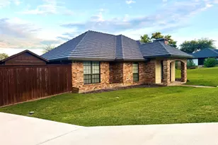 8712 Lake Country Dr, Fort Worth, TX 76179 - Photo 4