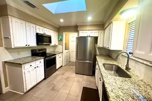 8712 Lake Country Dr, Fort Worth, TX 76179 - Photo 12