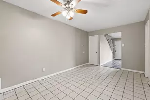 1910 W Sanford St, Arlington, TX 76012 - Photo 12
