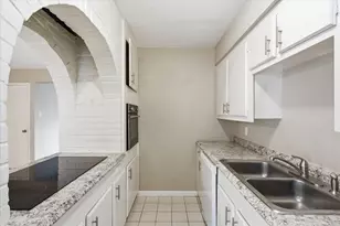 1910 W Sanford St, Arlington, TX 76012 - Photo 16