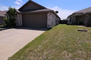 1928 Alanbrook Dr, Fort Worth, TX 76140 - Photo 16