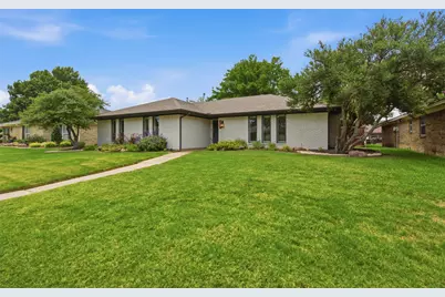 2209 Glen Forest Lane, Plano, TX 75023 - Photo 2