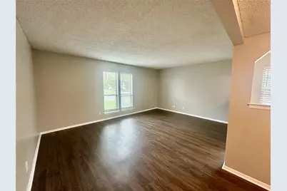 934 Cottonwood Trail, Benbrook, TX 76126 - Photo 4