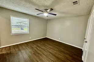 934 Cottonwood Trail, Benbrook, TX 76126 - Photo 10