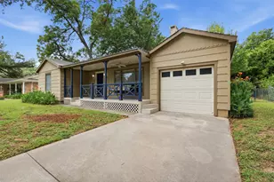 909 Keith Pumphrey Dr, River Oaks, TX 76114 - Photo 4