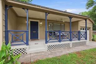 909 Keith Pumphrey Dr, River Oaks, TX 76114 - Photo 2