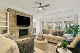2201 Cambridge Dr, Hurst, TX 76054 - Photo 8