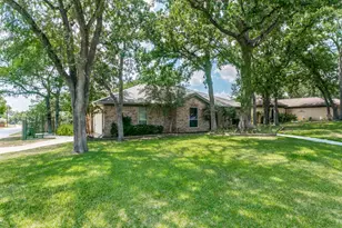 2201 Cambridge Dr, Hurst, TX 76054 - Photo 24