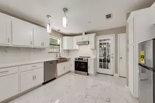 205 Freedom Ln, Arlington, TX 76002 - Photo 6