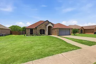124 Chambers Creek Cir, Maypearl, TX 76064 - Photo 2