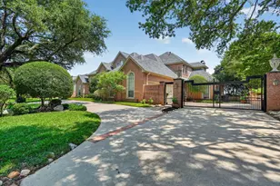 702 Buttermilk Dr, Arlington, TX 76006 - Photo 2