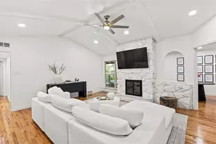 2304 Babalos Ln, Dallas, TX 75228 - Photo 4