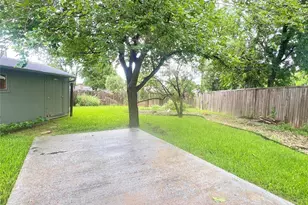 2000 Willow Ln, Plano, TX 75074 - Photo 12