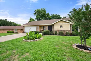 2709 Blue Quail Dr, Arlington, TX 76017 - Photo 2