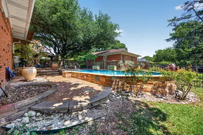 9840 Twin Creek Drive, Dallas, TX 75228 - Photo 10