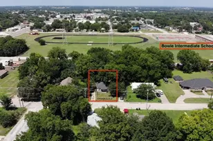 205 E Nelson St, Bowie, TX 76230 - Photo 22