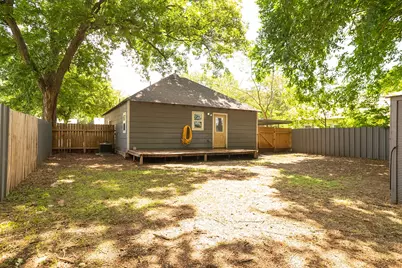 205 E Nelson Street, Bowie, TX 76230 - Photo 20