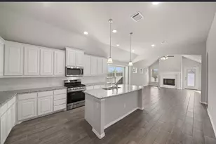 4625 Mill Falls Dr, Fort Worth, TX 76036 - Photo 2