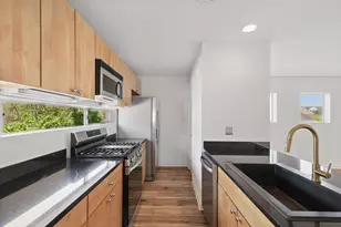 2200 N Peak St, Dallas, TX 75204 - Photo 2