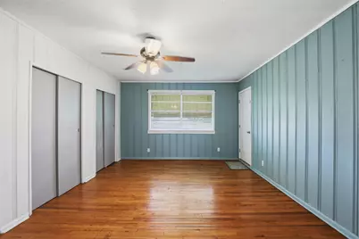 902 W Bridge Street, Granbury, TX 76048 - Photo 6