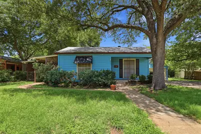 902 W Bridge Street, Granbury, TX 76048 - Photo 2