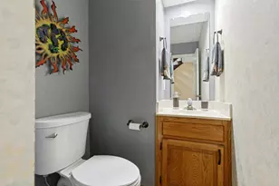 7450 Holly Hill Dr, Dallas, TX 75231 - Photo 26