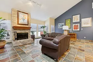 7450 Holly Hill Dr, Dallas, TX 75231 - Photo 10