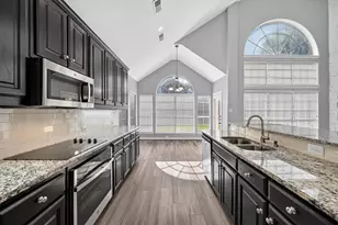 305 Victory Ln, Mansfield, TX 76063 - Photo 18