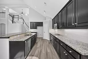 305 Victory Ln, Mansfield, TX 76063 - Photo 16