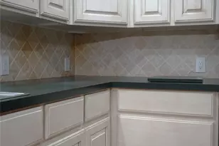 2504 Avonhill Dr, Arlington, TX 76015 - Photo 12