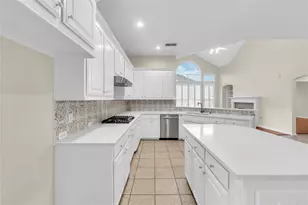 3920 Autumn Ln, Bedford, TX 76021 - Photo 10