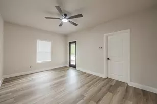 1416 E Myrtle St, Fort Worth, TX 76104 - Photo 10