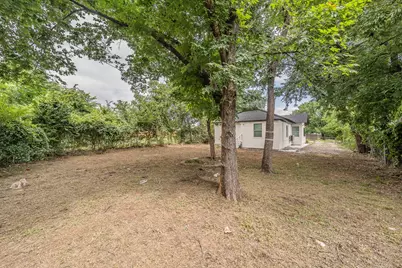 1416 E Myrtle Street, Fort Worth, TX 76104 - Photo 4