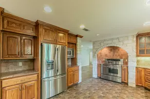 519 First St, Hewitt, TX 76643 - Photo 8