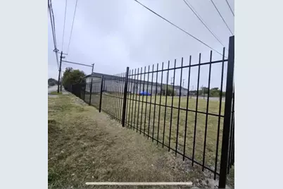 503 SW 23rd Street, Grand Prairie, TX 75051 - Photo 2