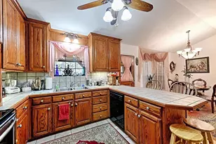 105 Santee Dr, Lake Kiowa, TX 76240 - Photo 4