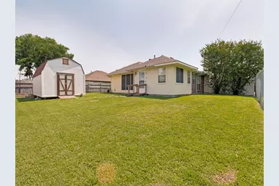 3605 Royal Valley Road, Grand Prairie, TX 75052 - Photo 16