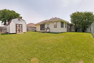 3605 Royal Valley Rd, Grand Prairie, TX 75052 - Photo 16