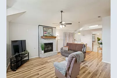 3605 Royal Valley Road, Grand Prairie, TX 75052 - Photo 2