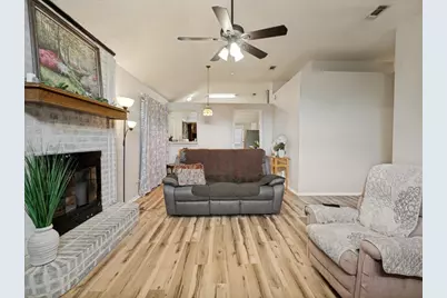 3605 Royal Valley Road, Grand Prairie, TX 75052 - Photo 4