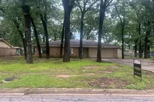 135 46th St SW, Paris, TX 75460 - Photo 2