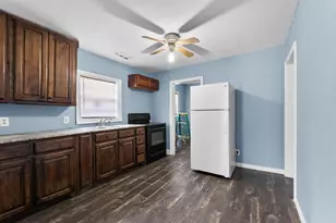 1612 Harris Ct, Dallas, TX 75223 - Photo 4