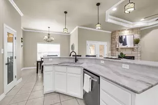 910 Springdale Ln, Lorena, TX 76655 - Photo 10