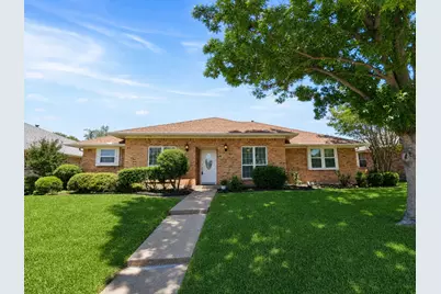 1915 Chesham Drive, Carrollton, TX 75007 - Photo 2