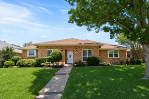 1915 Chesham Dr, Carrollton, TX 75007 - Photo 2